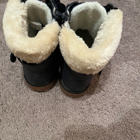 Winter Boots - Picture 3 of 4